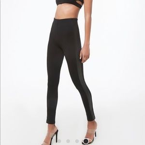 🆕🆕🆕Faux leather trim leggings